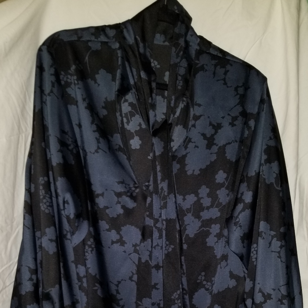 Tops - Picture 4 of 14